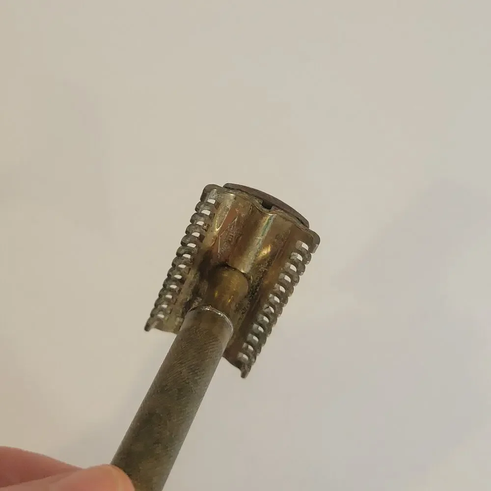 Antique Gillette Safety Razor gold tone  Made in USA pat date jan 13, 1920